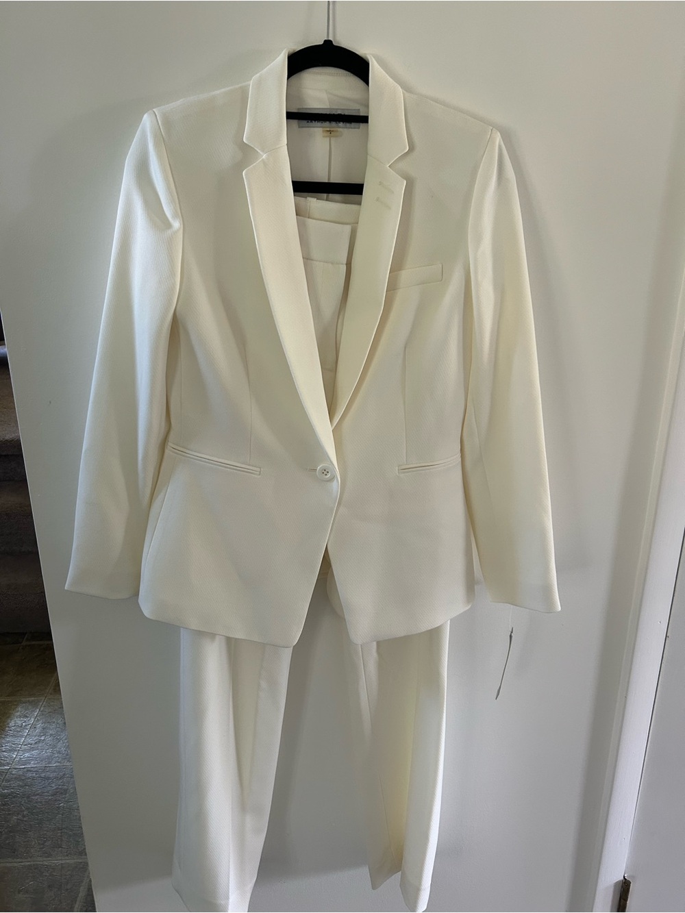 Tahari Ivory Women's Blazer and Trousers Pant Suit